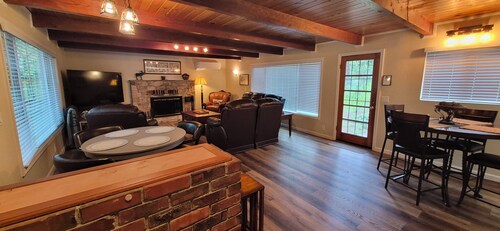 Pinecrestarearentals #15  Stunning! 3rd night free till 6/15 Just Book 2nights.