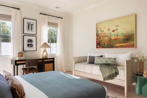 12 bedrooms, desk, iron/ironing board, free WiFi - 12 Bedroom Compound | 38 Guests | Private Pool (Savannah)