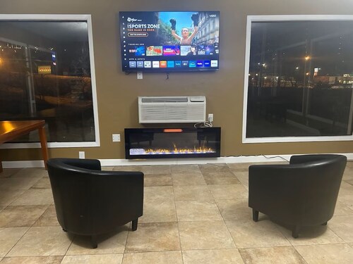 1 King Bedroom in Rapid City