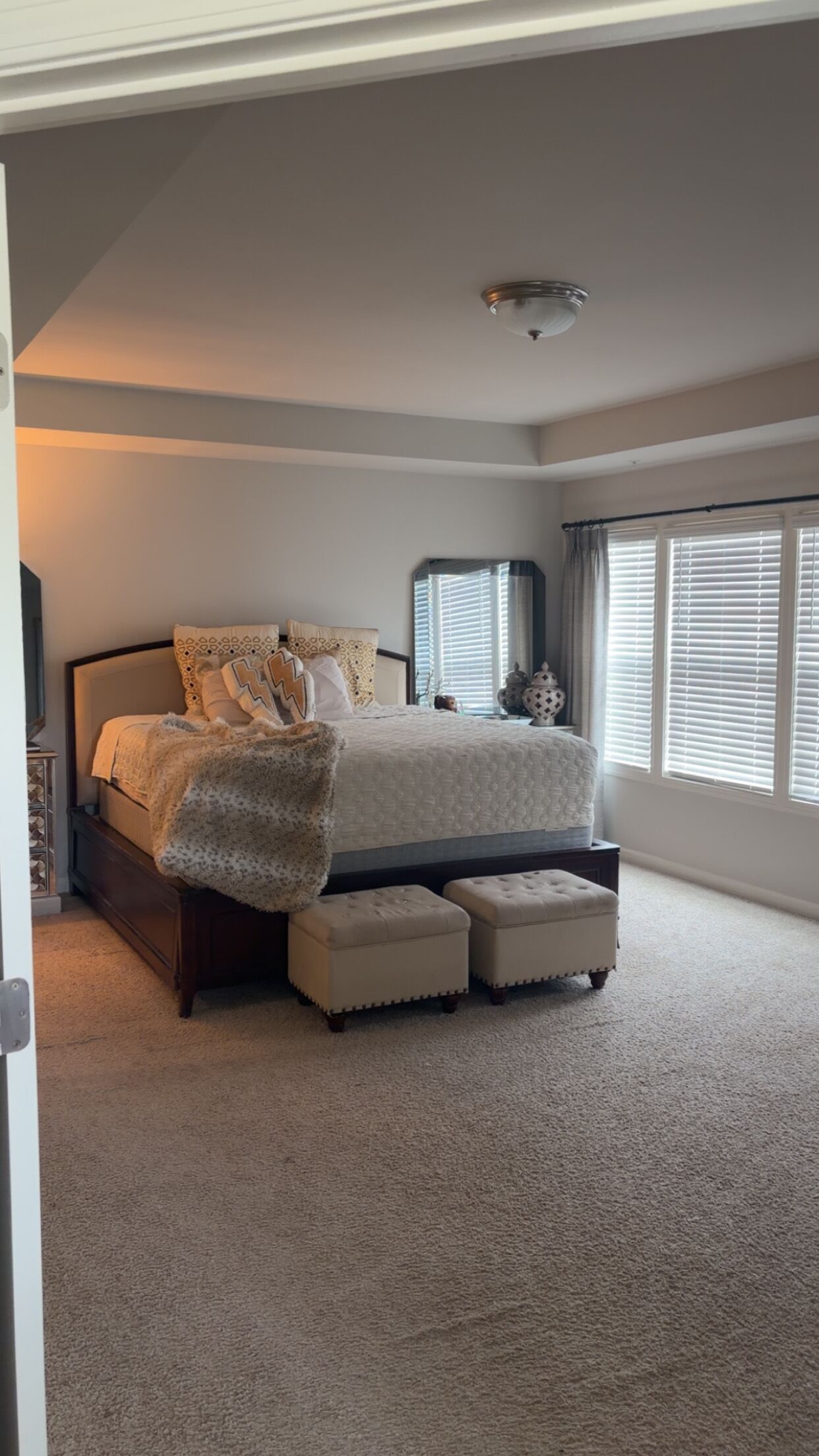 3 habitaciones, tabla de planchar con plancha, wifi y ropa de cama 