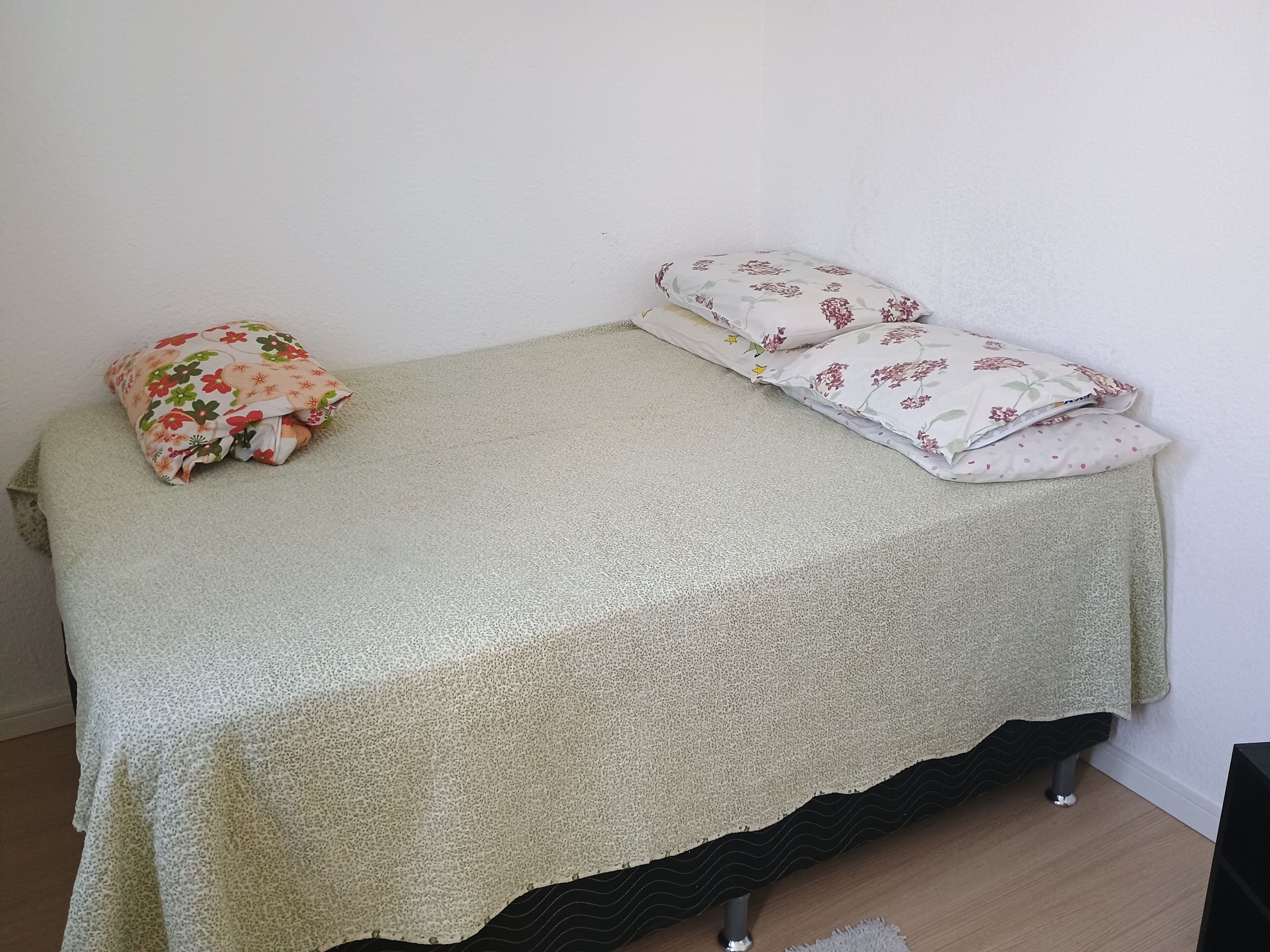 Iron/ironing board, free WiFi