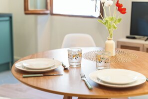 Dining - Viel Antibes - Appartement rénové & cosy (Antibes)