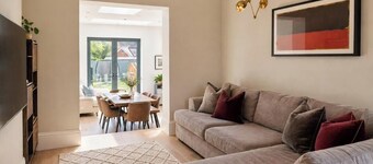 Beautiful city centre Victorian home with hottub | Sleeps 14