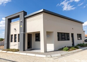 Exterior - Premium Resort Guesthouse (Palapye)