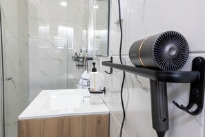 Standard-Doppelzimmer | Badezimmer