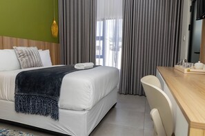 Desk, laptop workspace, iron/ironing board, free WiFi - Premium Resort Guesthouse (Palapye)