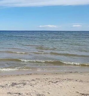 On the beach, sun-loungers, beach towels - Sandy Toes Retreat - just 25 steps from a sandy beach. (Daggett)