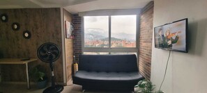 51-inch Smart TV with cable channels - Like a dream super rates & views  (Medellín)