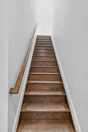 Interior - Luxe Private Rooftop Retreat Near NYC - 10 mins to Holland Tunnel (Jersey City)