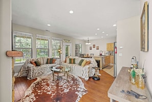 Smart TV, fireplace, stereo, offices