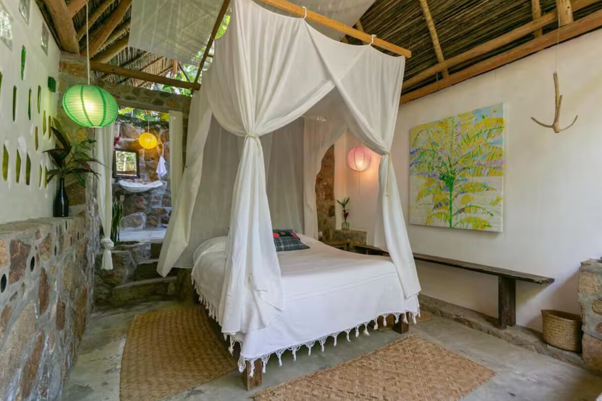 WiFi, bed sheets
