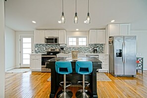 Private kitchen - Pets Welcome! Modern Cottage + Screened-In Deck, Steps from the Beach (Milford)