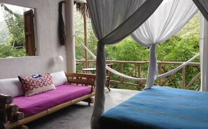 WiFi, bed sheets