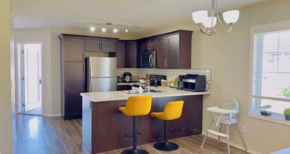 Sylvan Lake Retreat | Perfect Family Getaway | 7 mins walk to Lake | A/C | BBQ