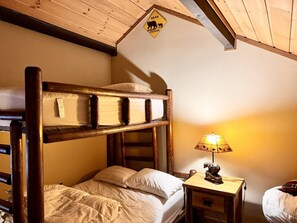 3 bedrooms, desk, iron/ironing board, travel cot