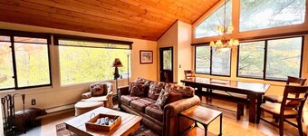3BR Townhouse Sleeps 8 with Pool, Hot Tub, Tennis and Private Deck