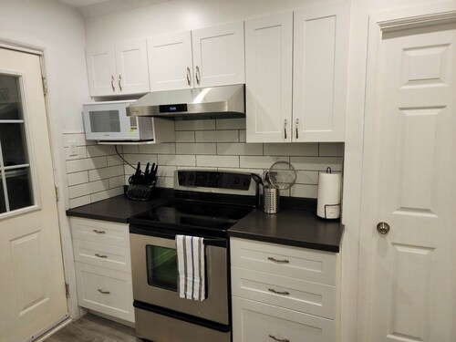 Montreal Rental 4 BRs/2.5 Bathrooms + Parking