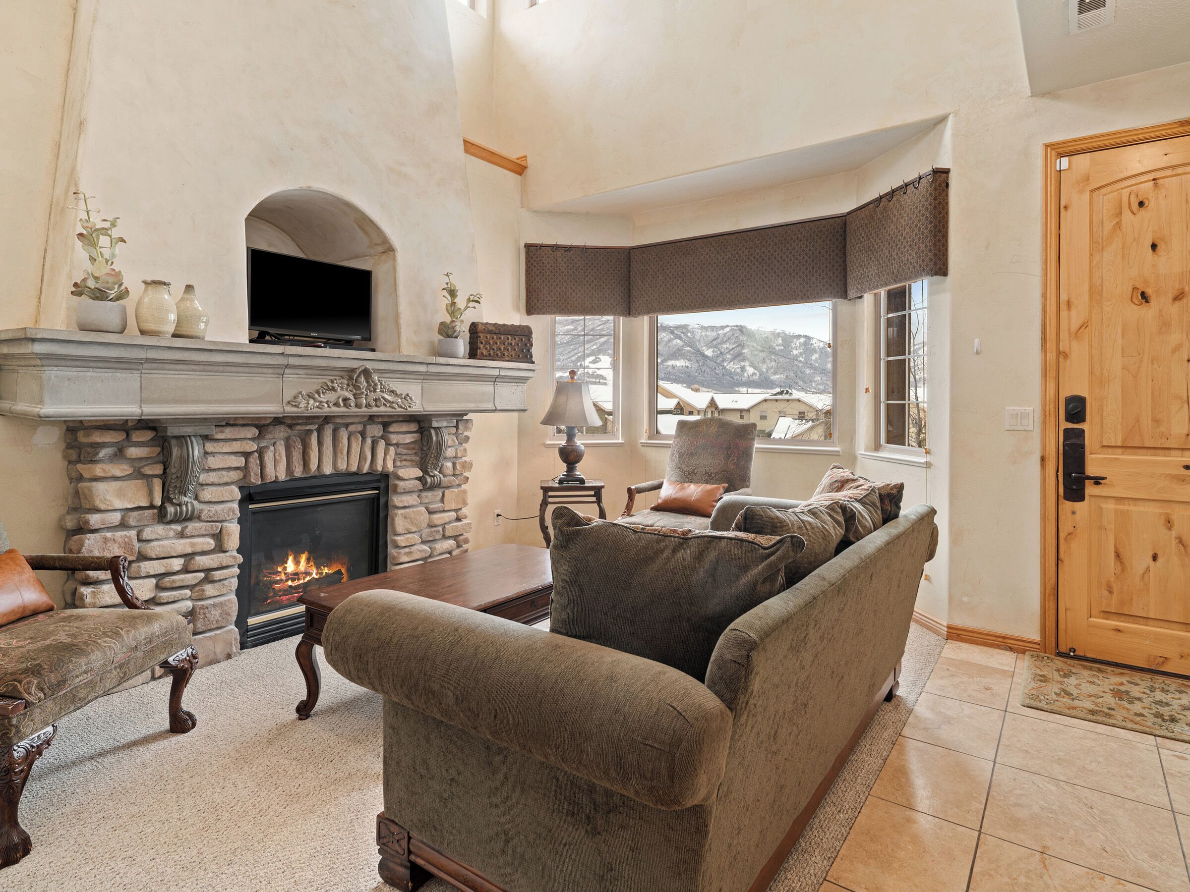 Smart TV, fireplace, foosball, table tennis