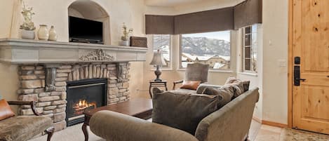 Smart TV, fireplace, table football, ping pong