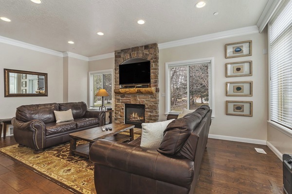 Smart TV, fireplace, DVD player, foosball