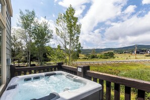 Bañera de hidromasaje exterior
