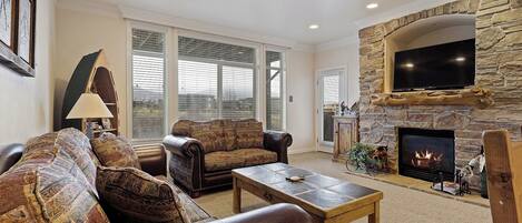 Smart TV, fireplace, DVD player, table football