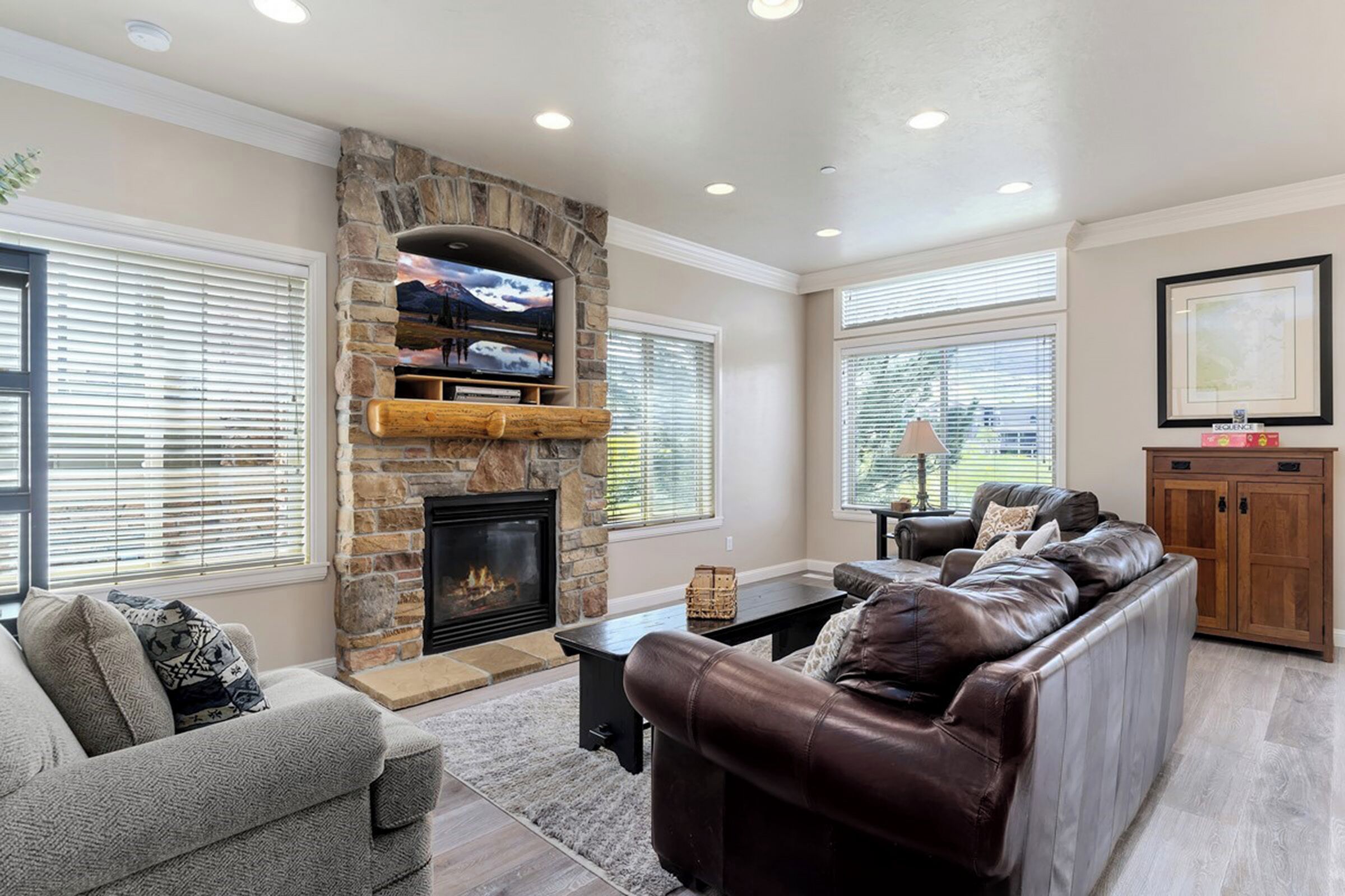 Smart TV, fireplace, DVD player, table football