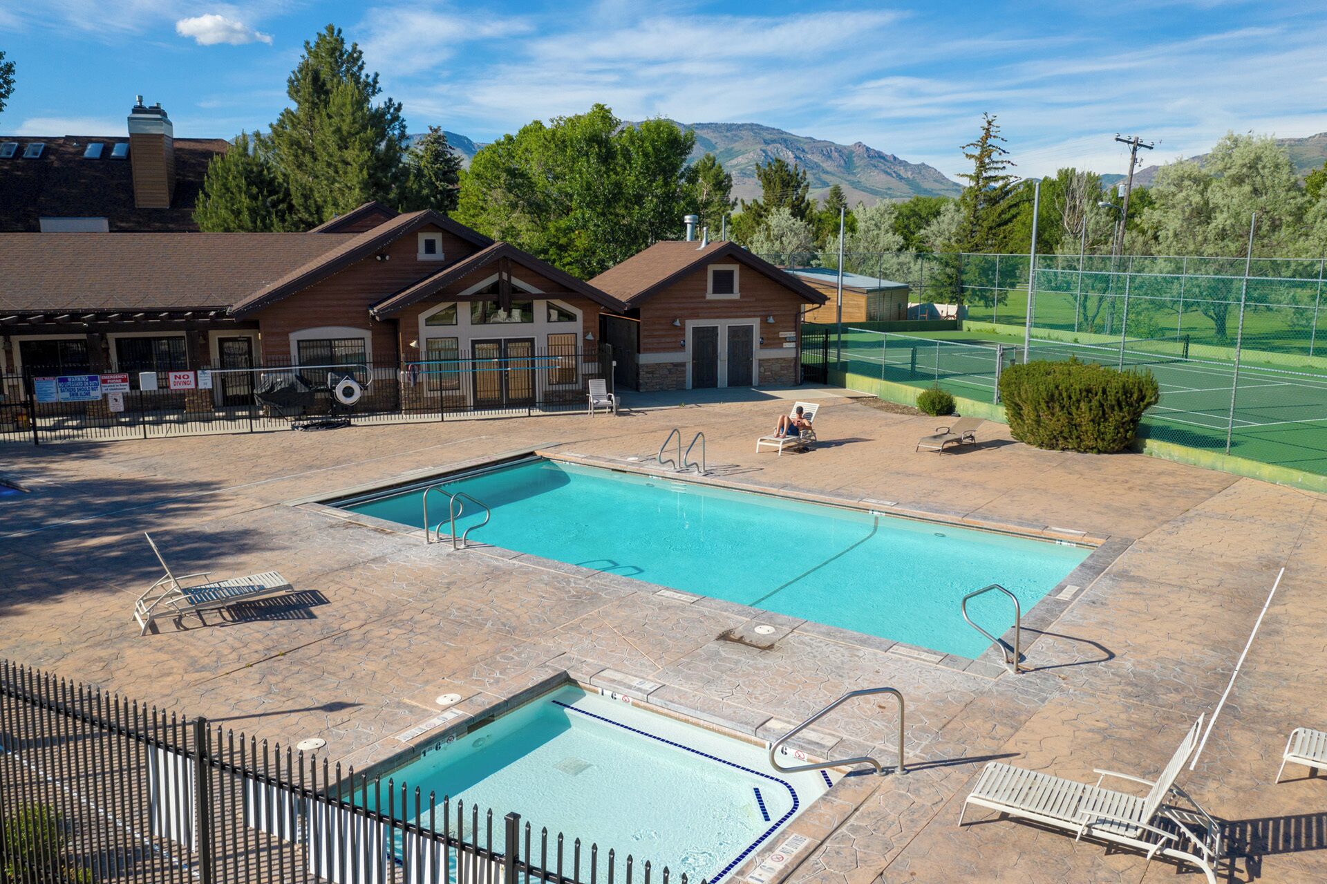 Beheizter Pool