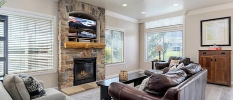 Smart TV, fireplace, DVD player, table football