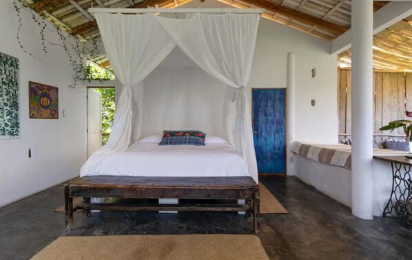 WiFi, bed sheets