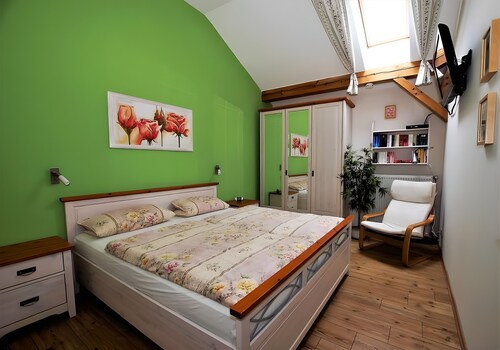 Cozy **** vacation apartment with mountain view, balcony, 2 bathrooms and guest WC