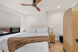 Room - Epic Rooftop Views - Luxury DT FLAG - 2 King Beds (Flagstaff)