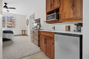 1 chambre, fer et planche à repasser, lit parapluie, Wi-Fi gratuit