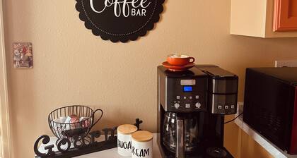 Delightful 2 bedroom home in walking distance to downtown, Arkansas River, etc