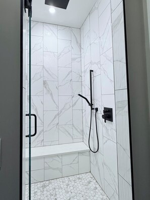 Shower, jetted tub, hair dryer, towels