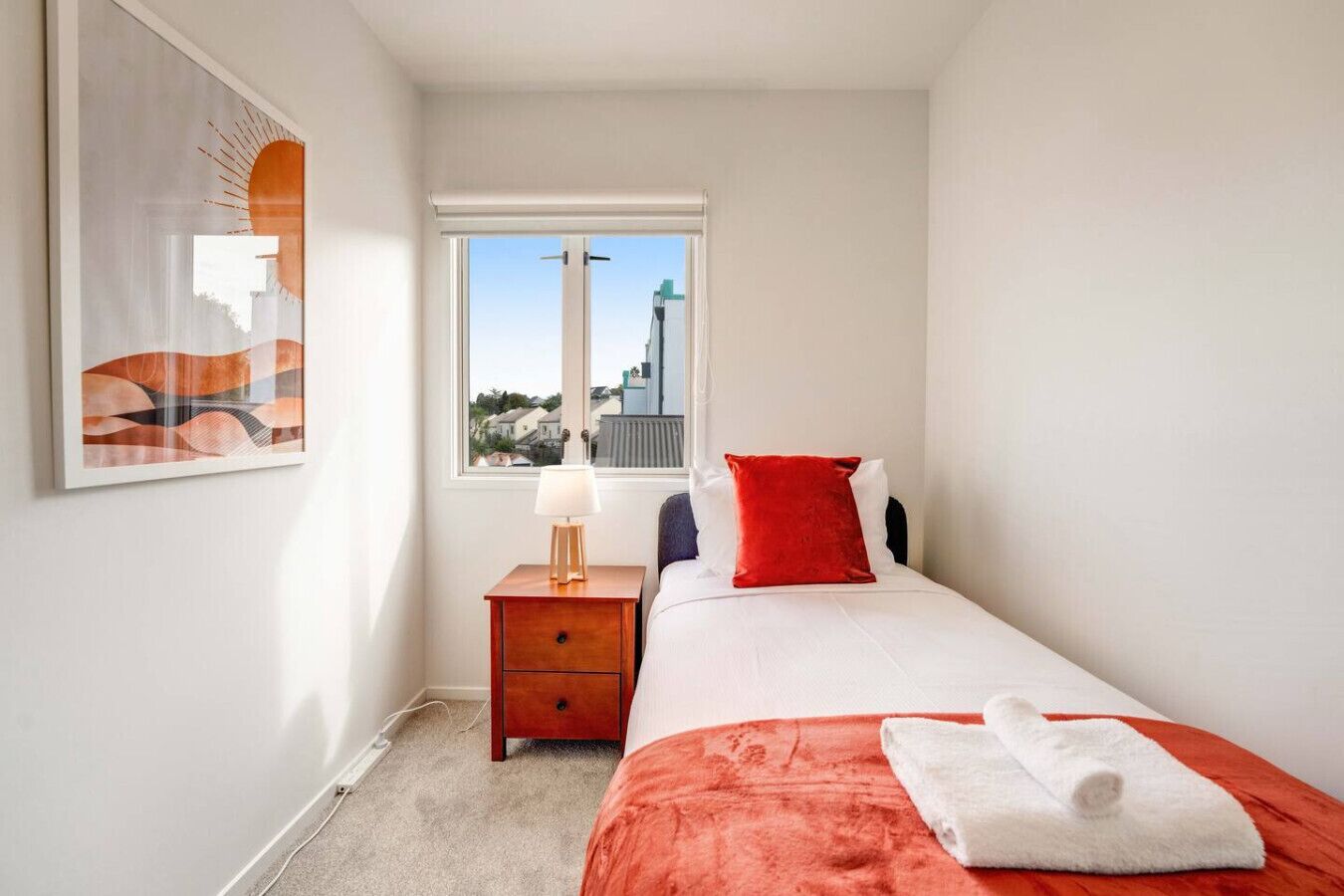3 chambres, fer et planche à repasser, Wi-Fi, draps fournis