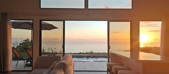 New 2 bedroom Oceanview luxury Villa with private pool +360 degree views