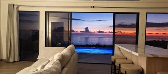 New 2 bedroom Oceanview luxury Villa with private pool +360 degree views
