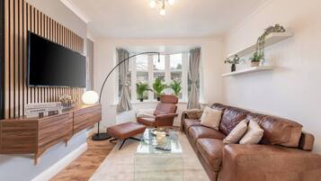 House, 3 Bedrooms, Patio | Living room