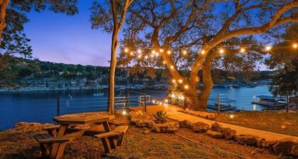 Lake Travis Private Dock + Boat Slip + Hot Tub