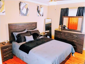 Iron/ironing board, WiFi, bed sheets