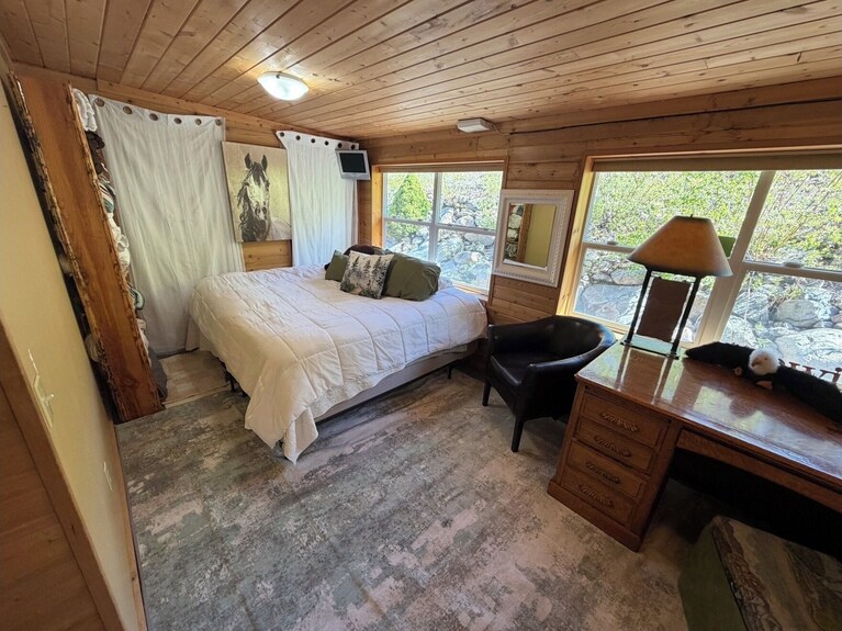 Guest Cabin With Creek Access - Montana