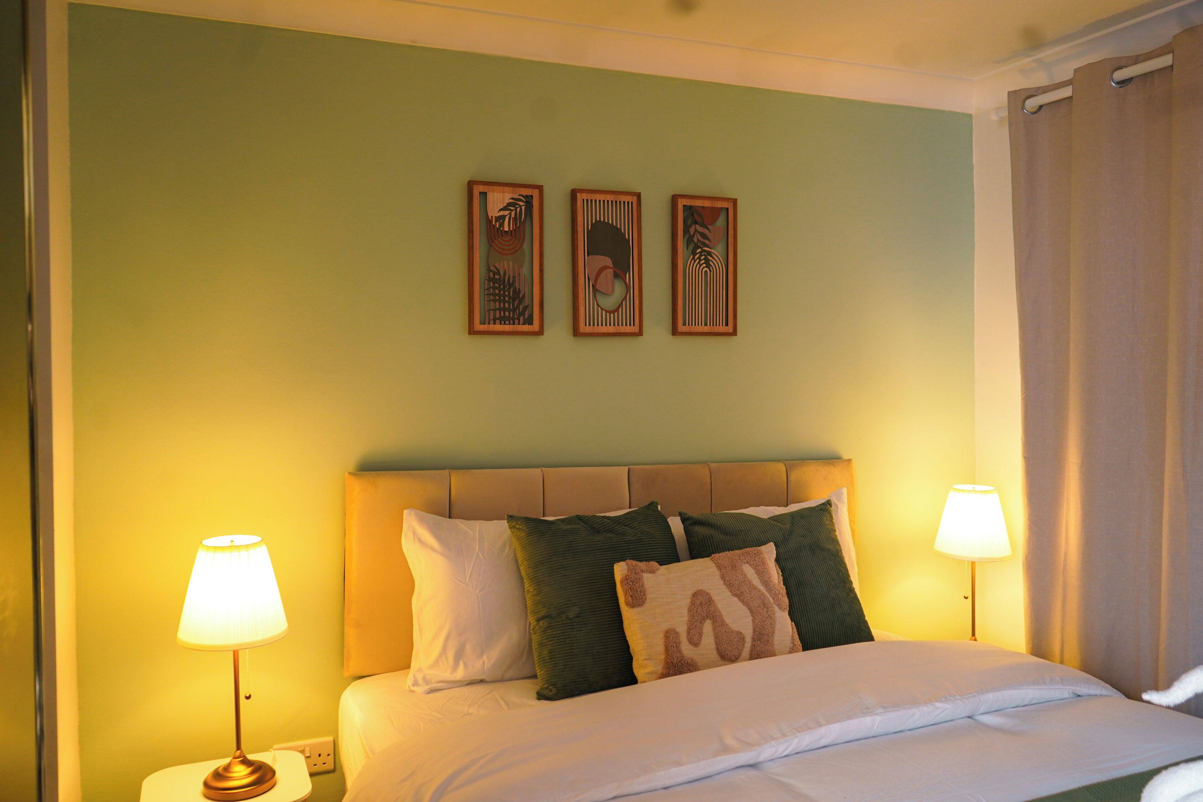 3 bedrooms, iron/ironing board, WiFi, bed sheets
