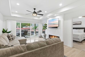 TV - Stylish 3BR Condo - LAKE VIEW - Lake Ozark (Missouri)