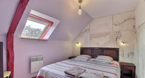 Room - Vrbo Property (CANCALE)