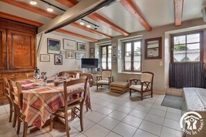 Dining - Vrbo Property (CANCALE)