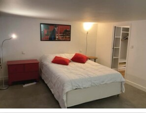Iron/ironing board, WiFi, bed sheets - Elegant 2 floor loft in Paris (Paris)
