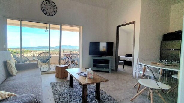 TV - Résidence MINA 4*-appartement T3 vue mer (Sainte Lucie Porto-Vecchio)
