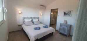 Room - Résidence MINA 4*-appartement T3 vue mer (Sainte Lucie Porto-Vecchio)