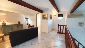 Unclassified image, 4 of 17, button - CASA FOCI -  maison T3 (Sainte Lucie de Porto Vecchio)